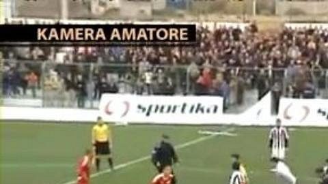 Lynč rozhodčího v Albánii Lynč rozhodčího v Albánii
