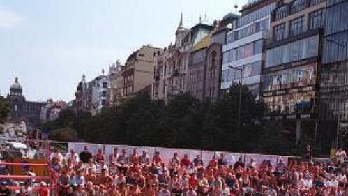 Beachvolejbal na Václavském náměstí. Beachvolejbal na Václavském náměstí.