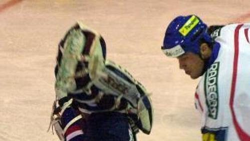 Martin Straka (v bílém) patří do elitního přesilovkového komanda. Martin Straka (v bílém) patří do elitního přesilovkového komanda.