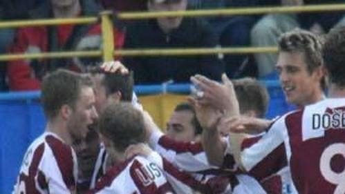 Fotbalisté Sparty se radují z výhry v Jihlavě. Fotbalisté Sparty se radují z výhry v Jihlavě.