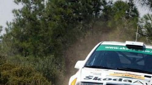 Fin Toni Gardemeister v první rychlostní zkoušce Kyperské rallye. Osudnou se mu stala až devátá. Fin Toni Gardemeister v první rychlostní zkoušce Kyperské rallye. Osudnou se mu stala až devátá.