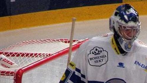 Českou branku budou hájit sparťan Marek Schwarz (na snímku ještě v dresu Plzně) a Radek Fiala z Litvínova. Českou branku budou hájit sparťan Marek Schwarz (na snímku ještě v dresu Plzně) a Radek Fiala z Litvínova.