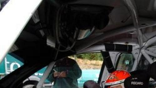 Colin McRae za volantem Fabie WRC při testech ve Skotsku. Colin McRae za volantem Fabie WRC při testech ve Skotsku.
