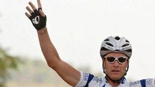 Alessandro Petacchi projíždí cílem 14. etapy cyklistického závodu Vuelta. Alessandro Petacchi projíždí cílem 14. etapy cyklistického závodu Vuelta.