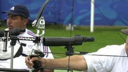 Na paralympiádě v Sydney vystřílel Zdeněk Šebek zlato. Na paralympiádě v Sydney vystřílel Zdeněk Šebek zlato.