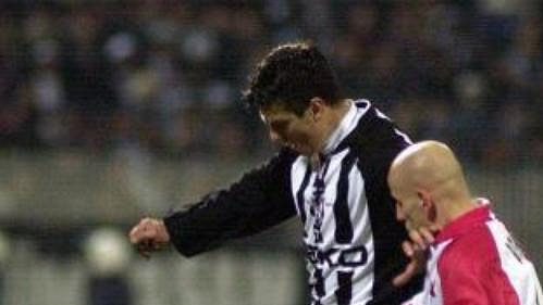 Loni startovala Slavia v Poháru UEFA. V osmifinále ztroskotala na tureckém Besiktasi Istanbul. Loni startovala Slavia v Poháru UEFA. V osmifinále ztroskotala na tureckém Besiktasi Istanbul.