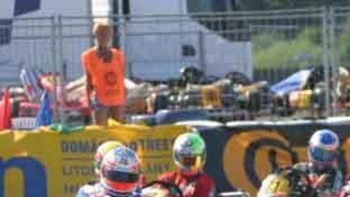 Erik Janiš (vpravo) v čele druhého finálového závodu na autodromu v Sosnové. Erik Janiš (vpravo) v čele druhého finálového závodu na autodromu v Sosnové.