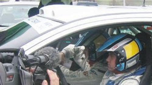 Štěpán Vojtěch s navigátorem Michalem Ernstem na startu 24. ročníku OMV Waldviertel rallye. Štěpán Vojtěch s navigátorem Michalem Ernstem na startu 24. ročníku OMV Waldviertel rallye.