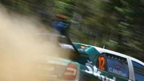 Colin McRae s vozem Škoda Fabia WRC na trati první etapy Australské rallye. Colin McRae s vozem Škoda Fabia WRC na trati první etapy Australské rallye.