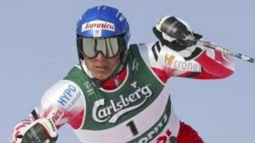 Ivica Kostelič ovládl úvodní slalom sezóny. Ivica Kostelič ovládl úvodní slalom sezóny.