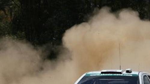 Colin McRae za volantem fabie WRC při Australské rallye. Colin McRae za volantem fabie WRC při Australské rallye.