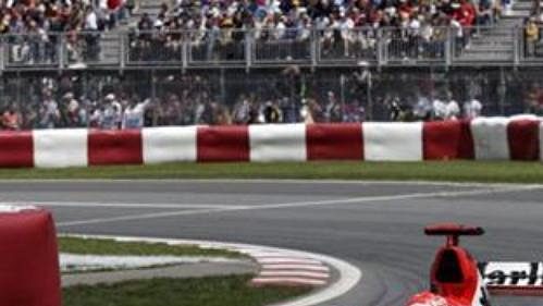 Michael Schumacher s ferrari na okruhu Gillese Villeneuvea v Montrealu. Michael Schumacher s ferrari na okruhu Gillese Villeneuvea v Montrealu.