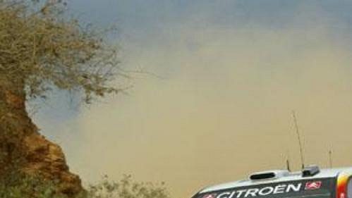 Sebastien Loeb s citroenem na trati Mexické rallye. Sebastien Loeb s citroenem na trati Mexické rallye.
