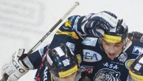 Hokejisté Liberce se probojovali do semifinále play-off české Pojišťovny. Hokejisté Liberce se probojovali do semifinále play-off české Pojišťovny.