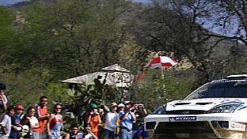 Estonec Markko Märtin na trati druhé etapy Mexické rallye. Estonec Markko Märtin na trati druhé etapy Mexické rallye.