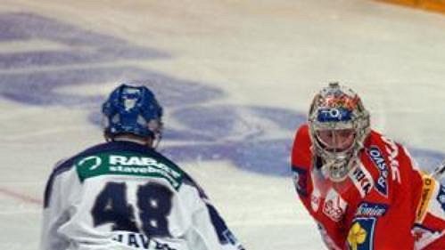 Michal Havel střílí jednu z branek Kladna proti Slavii. Michal Havel střílí jednu z branek Kladna proti Slavii.