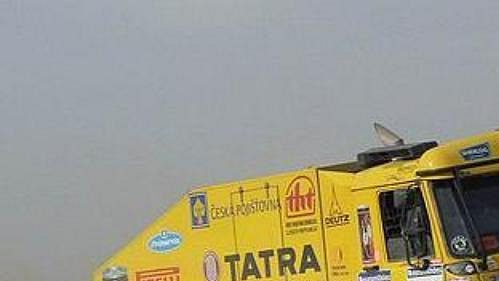 Aleš Loprais s kamiónem Tatra na trati 29. ročníku Rallye Dakar, který se jel naposledy v Africe. Aleš Loprais s kamiónem Tatra na trati 29. ročníku Rallye Dakar, který se jel naposledy v Africe.