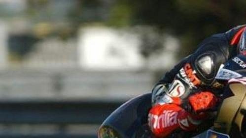 Manuel Poggiali ze San Marina triumfoval v sobotní Grand Prix Brazílie v kubatuře do 250 ccm Manuel Poggiali ze San Marina triumfoval v sobotní Grand Prix Brazílie v kubatuře do 250 ccm