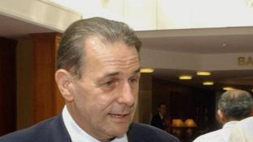 Předseda MOV Jacques Rogge s legendárním tyčkařem Sergejem Bubkou (vpravo). Předseda MOV Jacques Rogge s legendárním tyčkařem Sergejem Bubkou (vpravo).