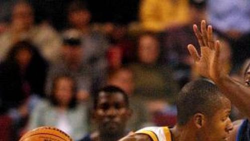 Ray Allen (vlevo) vedl basketbalisty Seattlu k dalšímu vítězství. Ray Allen (vlevo) vedl basketbalisty Seattlu k dalšímu vítězství.