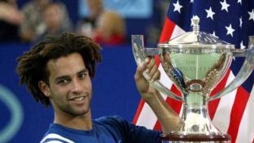 James Blake a Serena Williamsová s trofejí pro vítěze James Blake a Serena Williamsová s trofejí pro vítěze