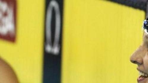 Česká plavkyně Ilona Hlaváčková se raduje z druhého místa na MS v Barceloně v závodě na 50 metrů znak. Česká plavkyně Ilona Hlaváčková se raduje z druhého místa na MS v Barceloně v závodě na 50 metrů znak.