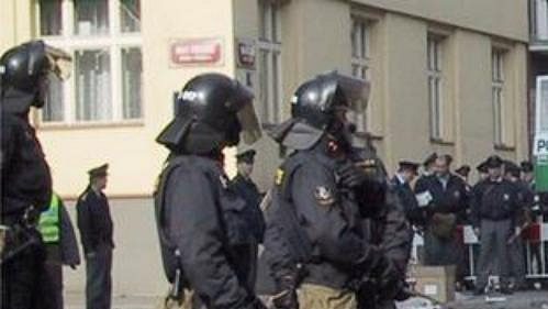 Policisté jsou na příval ostravských fanoušků připraveni Policisté jsou na příval ostravských fanoušků připraveni