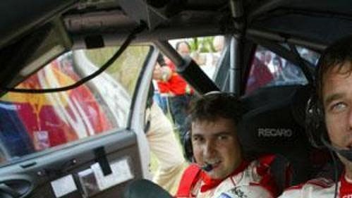 Sébastienu Loebovi spadlo vedení v Italské rallye do kklína po havárii Markuse Grönholma. Sébastienu Loebovi spadlo vedení v Italské rallye do kklína po havárii Markuse Grönholma.