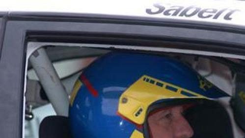 Premiér Mirek Topolánek navigoval na Pražském rallyesprintu Václava Pecha. Premiér Mirek Topolánek navigoval na Pražském rallyesprintu Václava Pecha.