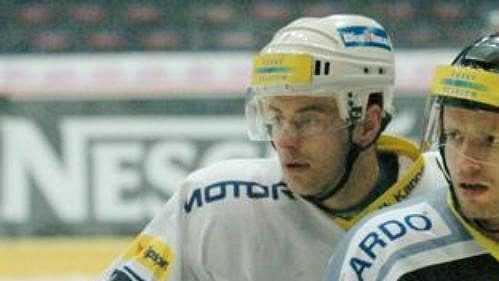 Radek Bělohlav (vlevo) ještě v dresu Budějovic. Radek Bělohlav (vlevo) ještě v dresu Budějovic.