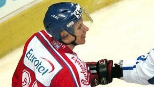 Miloš Hořava ve strkanici s Marko Tuomainenem z Finska. Miloš Hořava ve strkanici s Marko Tuomainenem z Finska.