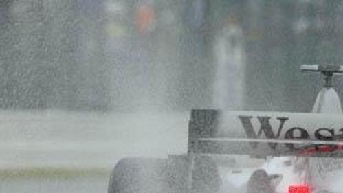 Podle bývalého lékaře stáje Ferrari je mezi piloty F1 kokain hojně rozšířený. Podle bývalého lékaře stáje Ferrari je mezi piloty F1 kokain hojně rozšířený.
