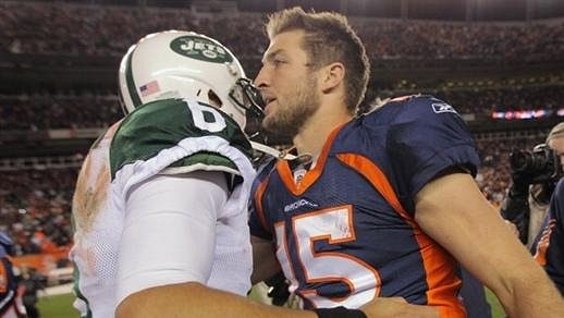 Pět týdnů poté, kdy se Tim Tebow stal hráčem New Yorku Jets, jej mohl hlavní trenér Jets – Rex Ryan – pozorovat... Pět týdnů poté, kdy se Tim Tebow stal hráčem New Yorku Jets, jej mohl hlavní trenér Jets – Rex Ryan – pozorovat...