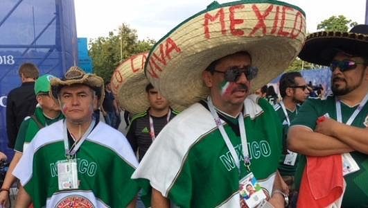 Fanoušci mexického národního týmu se budou muset učit jméno nového trenéra. Fanoušci mexického národního týmu se budou muset učit jméno nového trenéra.