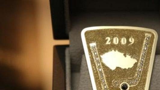 Zlatá spona s diamanty pro desítku oceněných ve Zlaté hokejce 2009 Zlatá spona s diamanty pro desítku oceněných ve Zlaté hokejce 2009