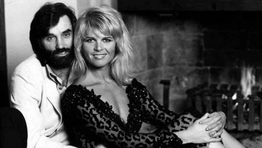 George Best se svou manželkou Angie George Best se svou manželkou Angie