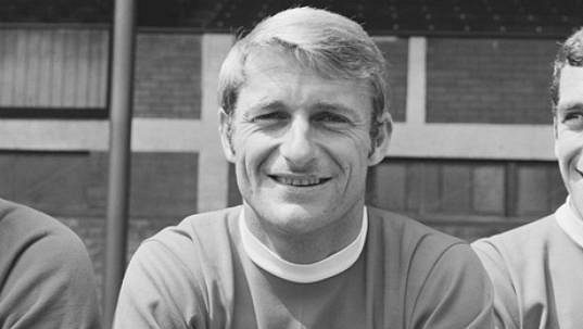 Ve věku 83 let zemřel anglický fotbalový mistr světa z roku 1966 a jeden z nejlepších střelců historie Liverpoolu Roger Hunt. Ve věku 83 let zemřel anglický fotbalový mistr světa z roku 1966 a jeden z nejlepších střelců historie Liverpoolu Roger Hunt.