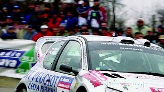 Peugeot 206 WRC posádky Roman Kresta - Miloš Hůlka při letošní Rallye Šumava. Peugeot 206 WRC posádky Roman Kresta - Miloš Hůlka při letošní Rallye Šumava.