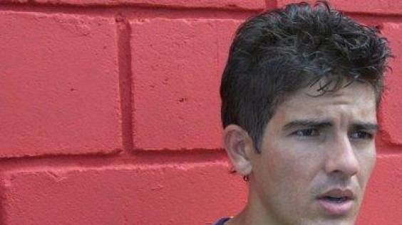 Brazilský fotbalista Alisson líčí, jak ho napadl policejní pes. Brazilský fotbalista Alisson líčí, jak ho napadl policejní pes.