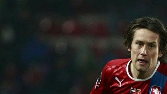 Tomáš Rosický a spol. si v žebříčku polepšili. Tomáš Rosický a spol. si v žebříčku polepšili.