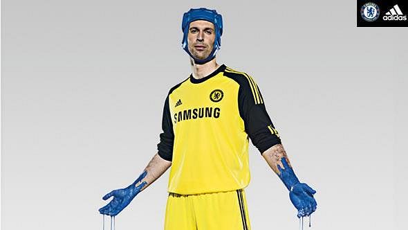 Petr Čech v novém dresu Chelsea. Petr Čech v novém dresu Chelsea.