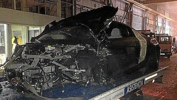 Sánchezovo Audi R8 je po nehodě na odpis. Sánchezovo Audi R8 je po nehodě na odpis.