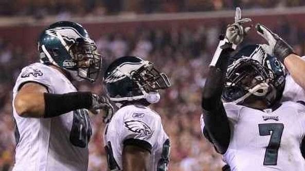 Michael Vick a jeho tým Philadelphia Eagles patří k favoritům na zisk letošního Super Bowlu Michael Vick a jeho tým Philadelphia Eagles patří k favoritům na zisk letošního Super Bowlu