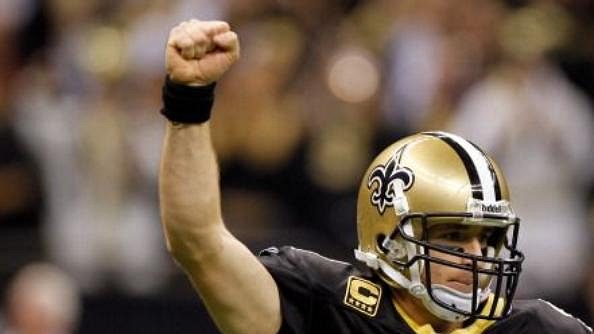 Drew Brees překonal rekord legendárního Dana Marina z roku 1984 Drew Brees překonal rekord legendárního Dana Marina z roku 1984