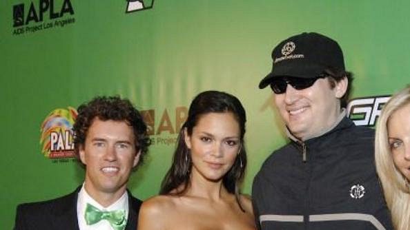 Pokud patříte mezi skromné pokerové hráče, Phill se vaším oblíbencem rozhodně nestane! Pokud patříte mezi skromné pokerové hráče, Phill se vaším oblíbencem rozhodně nestane!