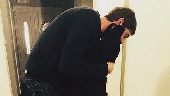 Emiliano Sala a jeho pes Nala. Emiliano Sala a jeho pes Nala.
