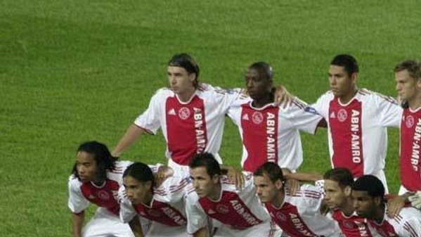 Fotbalisté Ajaxu před utkáním na pražské Spartě. Fotbalisté Ajaxu před utkáním na pražské Spartě.