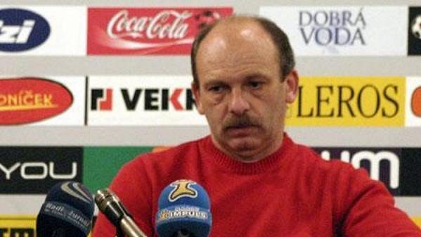 Trenér Stanislav Levý tvrdil, že se byl v Příbrami jen podívat na fotbal. Trenér Stanislav Levý tvrdil, že se byl v Příbrami jen podívat na fotbal.