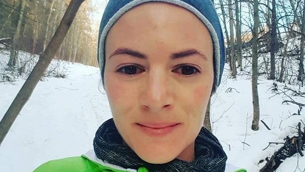 Statečná mladá běžkyně potěšila okradenou i zloděje. Statečná mladá běžkyně potěšila okradenou i zloděje.
