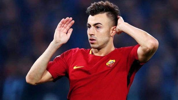 Italský útočník Stephan El Shaarawy přestoupil z AS Řím do Šanghaje Šen-chua. Italský útočník Stephan El Shaarawy přestoupil z AS Řím do Šanghaje Šen-chua.